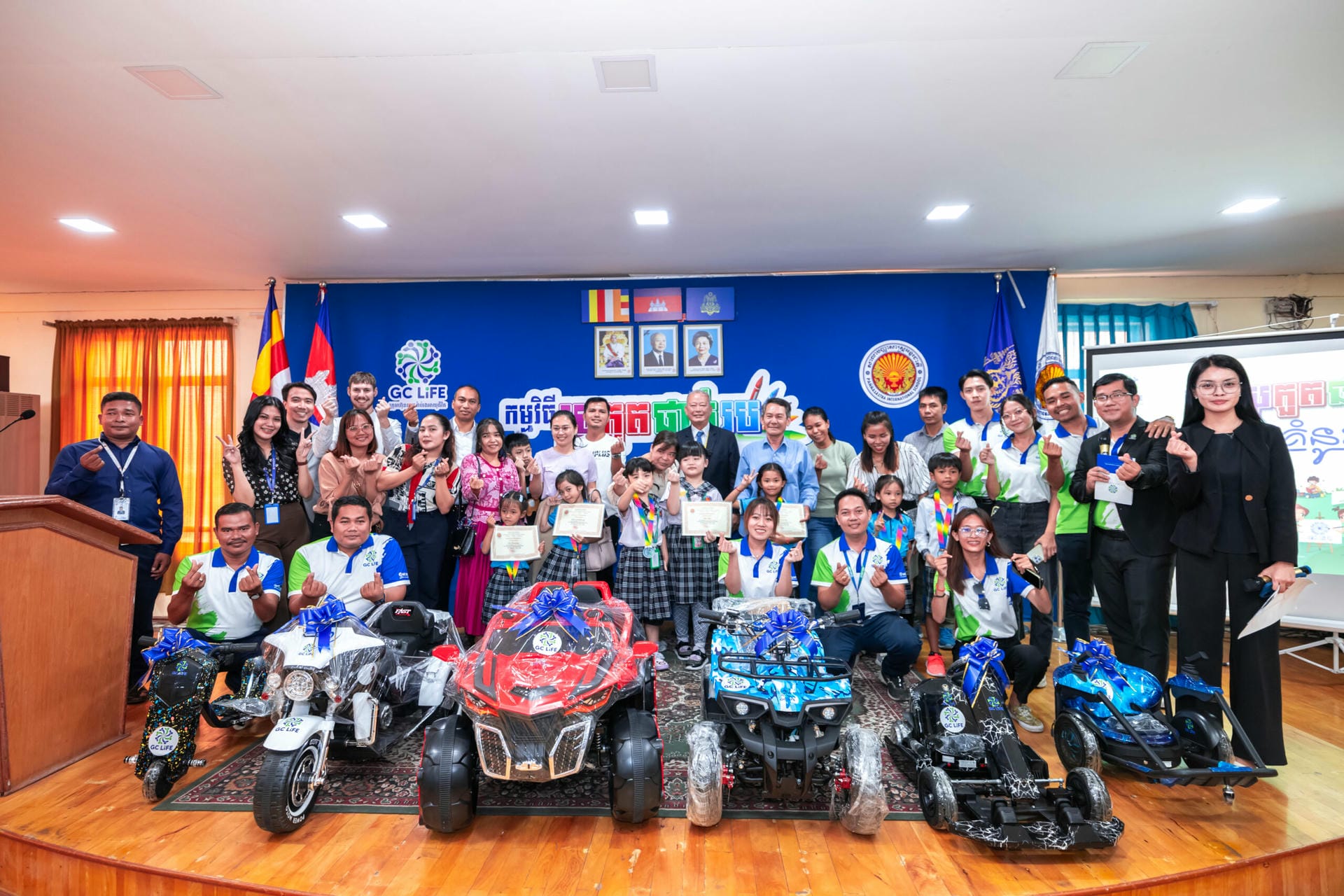 កម្មវិធីប្រកួតផាត់រូប និងគូរគំនូរសម្រាប់កុមារ